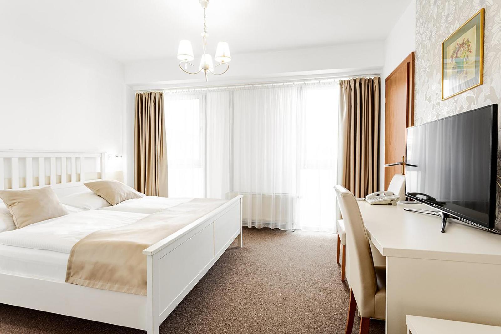 Hotel Saris Бардіїв Екстер'єр фото