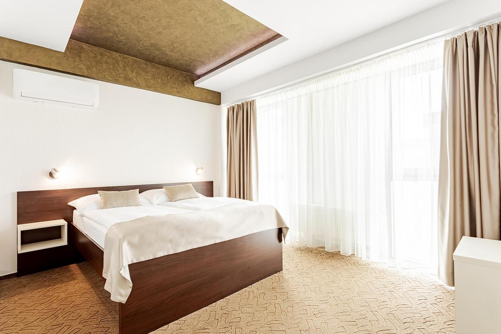 Hotel Saris Бардіїв Екстер'єр фото